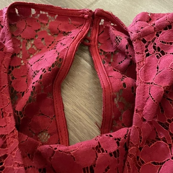 WHITE HOUSE lace detail red dress - Picture 4 of 5